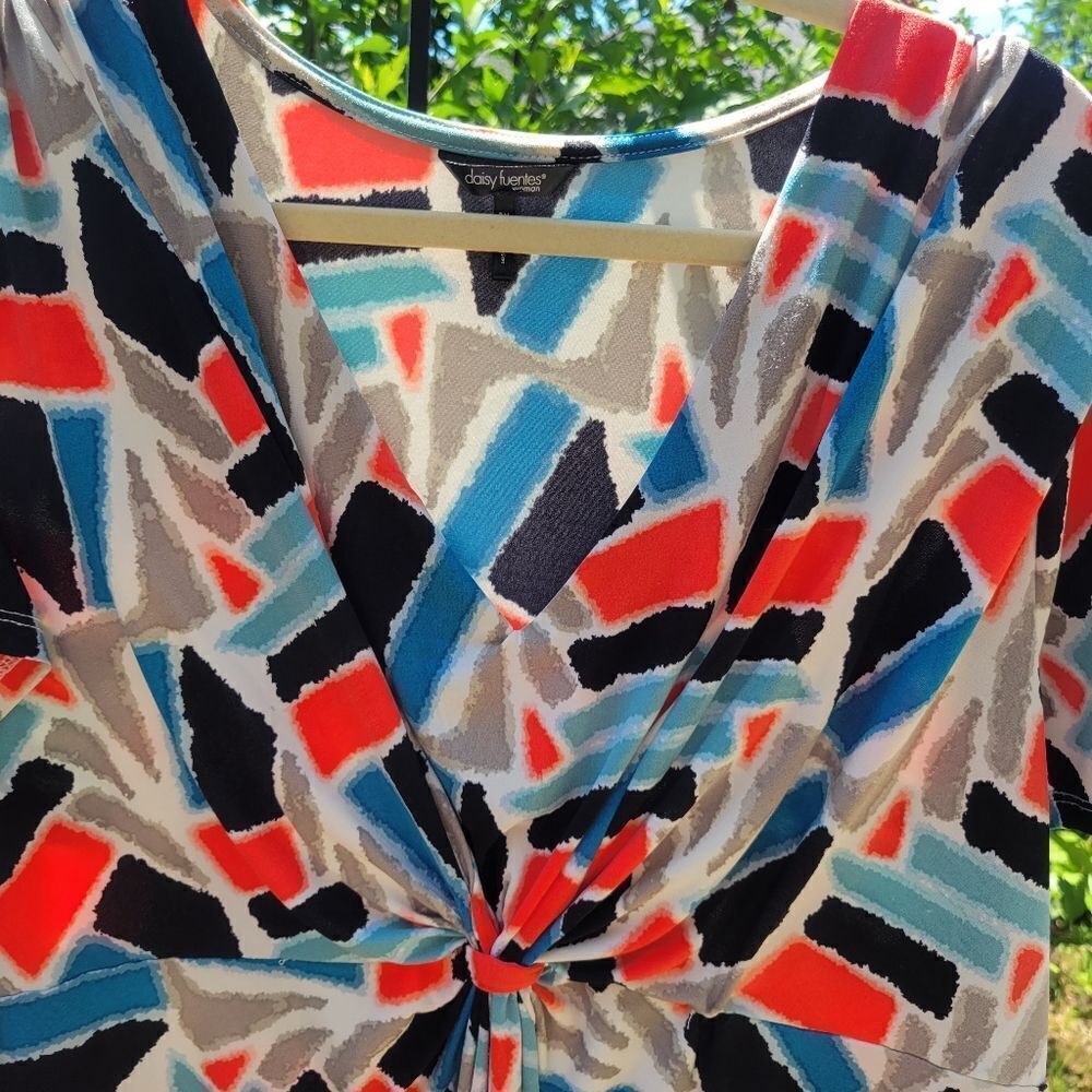 Multicolor V-neck Tunic - Picture 4 of 10